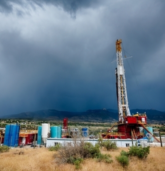 An image of a fracking well
